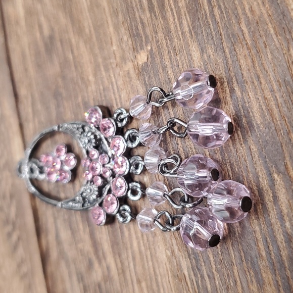 P103 - Picture 2 of 3